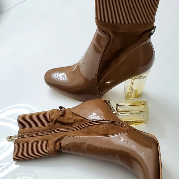 Boots - Picture 2 of 7